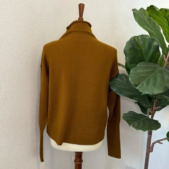 Aritzia Wilfred Sweater - Picture 3 of 6